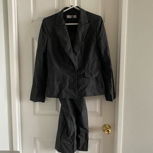 BN Tahari Blazer and Pantsuit Set